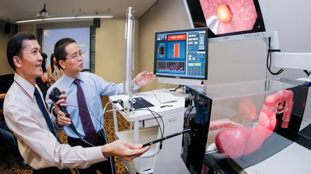Realtime in vivo molecular diagnostic system diagnoses precancerous