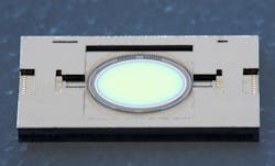 The Fraunhofer IPMS micromirror measures 6 x 8 mm, allowing it to guide large-diameter femtosecond laser beams for such delicate procedures as cranial bone removal. The Fraunhofer IPMS micromirror measures 6 x 8 mm, allowing it to guide large-diameter femtosecond laser beams for such delicate procedures as cranial bone removal.