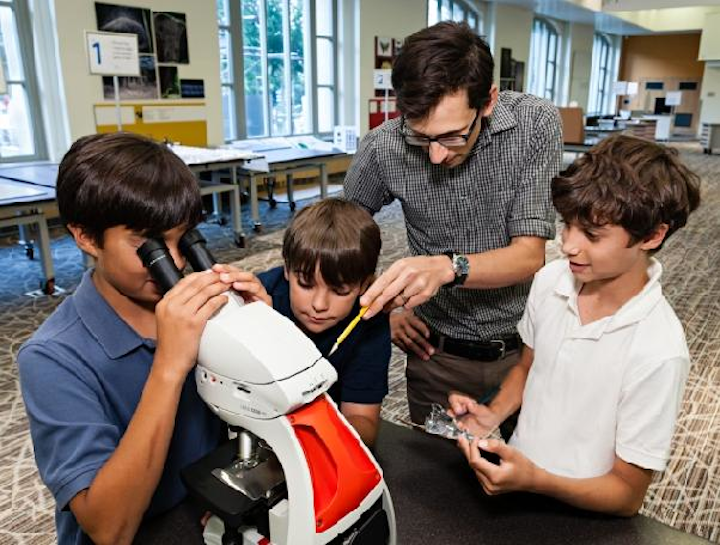 The Olympus donation of 50 microscopes to the Smithsonian will help quench the public’s curiosity via the new Smithsonian Q?rius education center. (Image credit: James Di Loreto, Smithsonian)