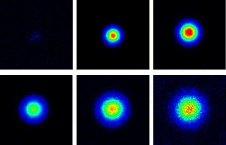 Diffusion of light in a disordered, cloudy medium at intervals of 1 ns