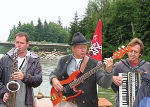 Th 0508ils Editorial01