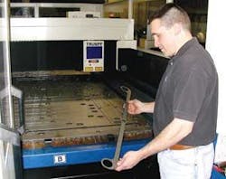 Th 0510ils Laser02 Th 0510ils Laser02