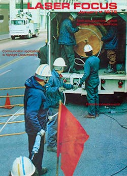 FIGURE 2. Technicians install fiber cables for AT&T's Chicago field trial. FIGURE 2. Technicians install fiber cables for AT&T's Chicago field trial.