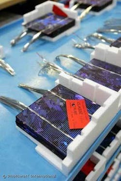 Cap 0611rew Photovolt01 03 Cap 0611rew Photovolt01 03