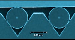 Fig5 Fibers V Groove Fig5 Fibers V Groove