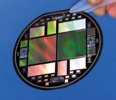 FIGURE 1. Researchers at Lawrence Berkeley National Laboratory have developed a prototype CCD with high quantum efficiency extending from blue- to near-infrared wavelengths for observing red-shifted light from supernova that are thought to be about two-thirds as old as the universe.