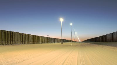 DOE tests LED luminaires over two years at the U.S.-Mexico border in high-temperature conditions