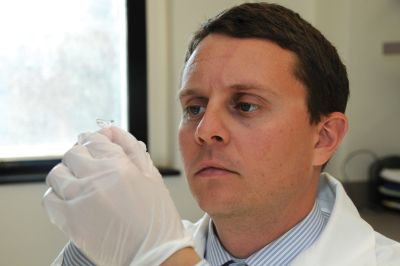 Content Dam Bow Online Articles 2016 09 Joseph Ciolino Md With Contact Lens Web