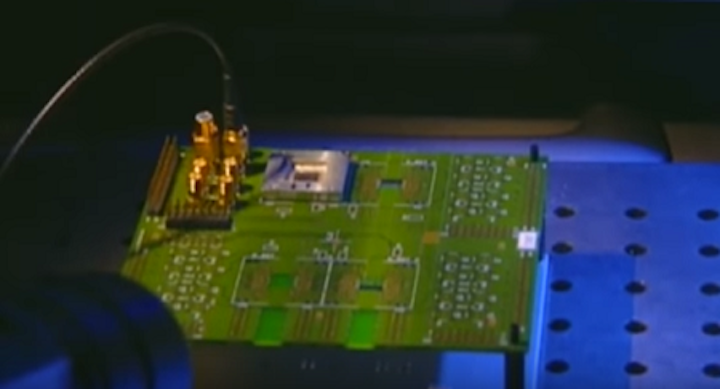 IBM engineers create low-power 60 Gbit/s optical receivers for datacenter interconnections (with video)