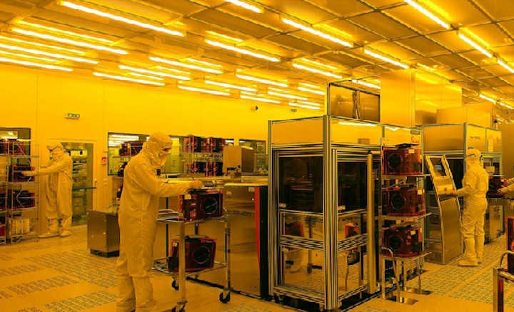 Intel Capital is investing in next-generation 3D LEDs using a nanowire-on-silicon platform that it says will dramatically reduce the cost of displays. (Image credit: Aledia)