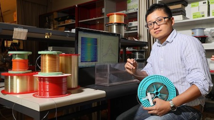 Fiber-optic sensor uses acoustic waves to detect surrounding substances