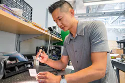 Light-driven elastic waves help scientists understand the effects of light's momentum Light-driven elastic waves help scientists understand the effects of light's momentum