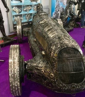 A very special eye-catcher was this full-size model of an old-time racer made from scrap metal.