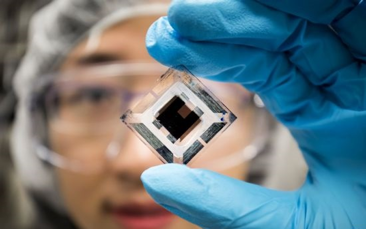 Content Dam Lfw En Articles 2018 04 Stacked Organic Solar Cells Reach Record 15 Efficiency Leftcolumn Article Thumbnailimage File