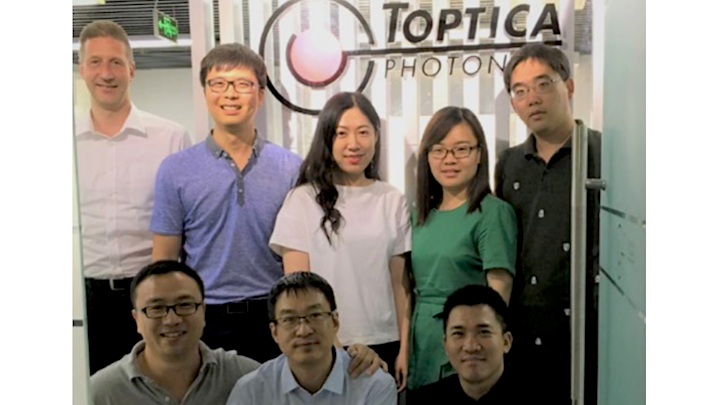 A portion of the staff of Toptica Photonics China.