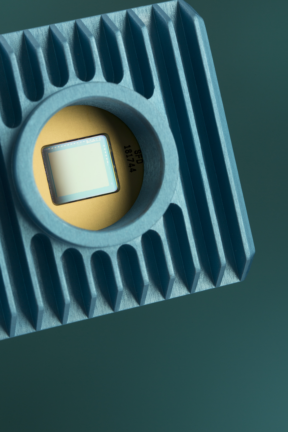 Sofradir-EC SNAKE SW Series of Detectors and Camera Cores