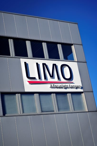 Activation Line UV-L750 for OLED laser lift-off