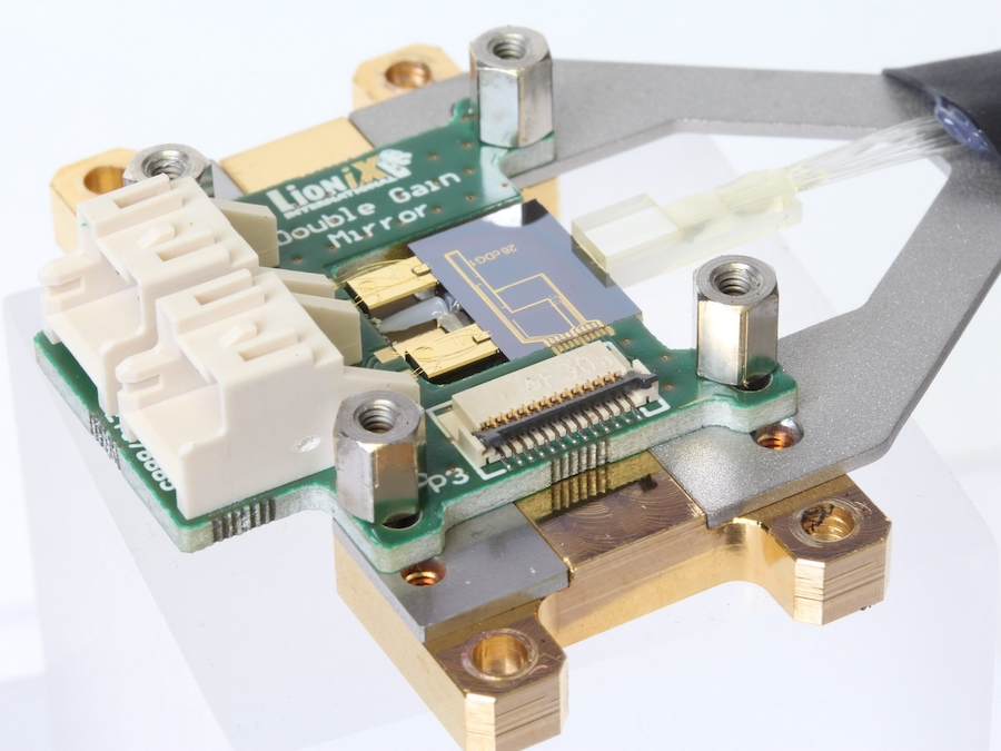 LioniX dual gain hybrid laser.