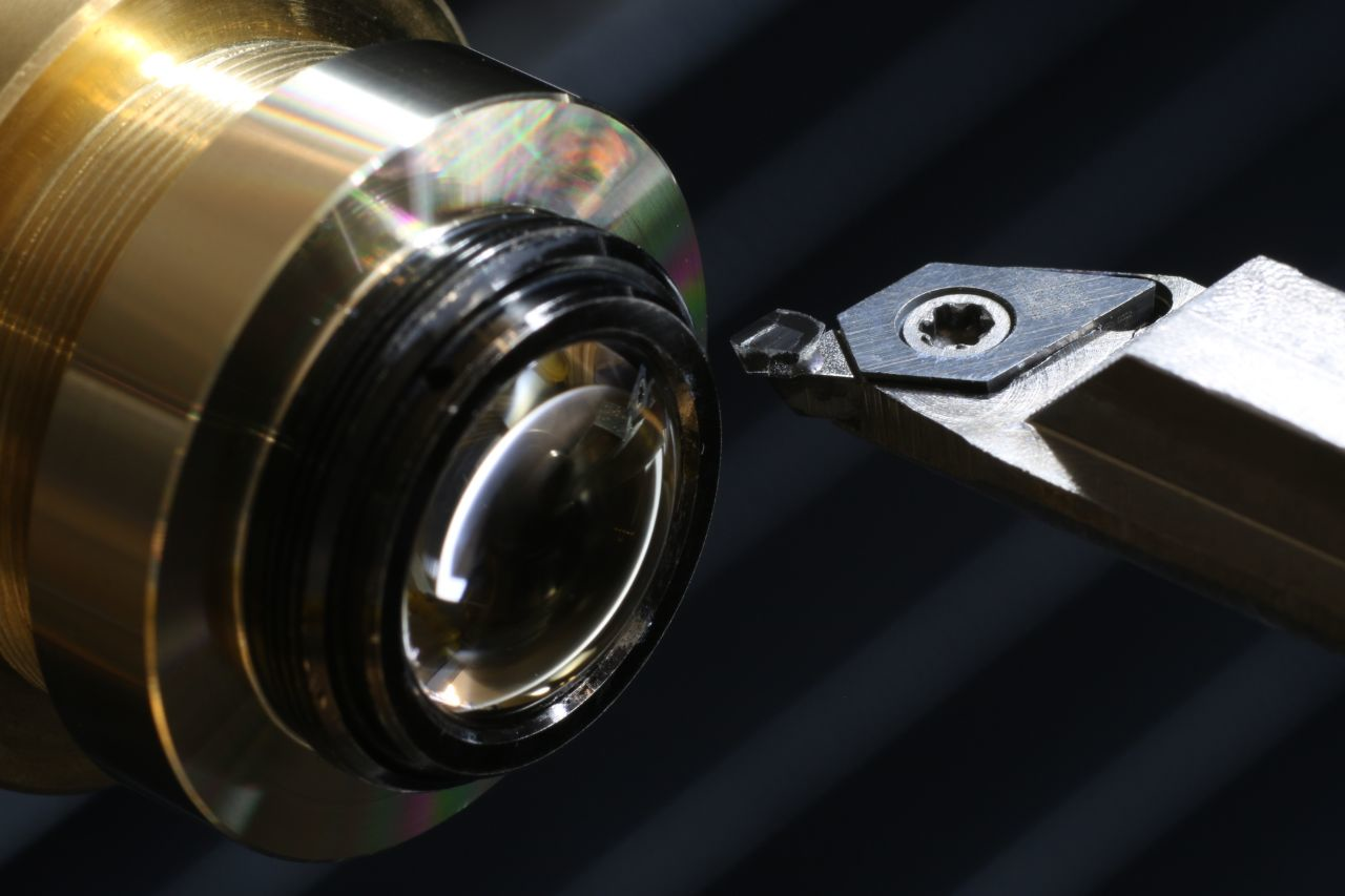 Thorlabs UV focusing objectives have utility in microimaging Laser