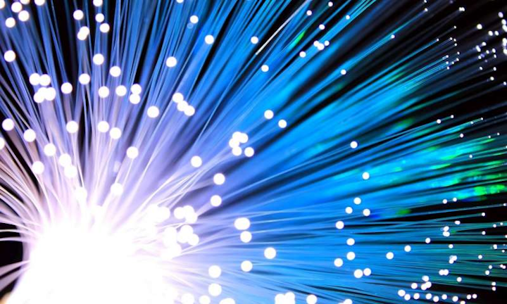 Hollow Core Optical Fiber Rapidly Closing In On Solid Core Transmission Specifications Laser Focus World