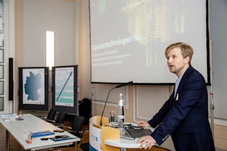 Markus Krutzik has organized the InnoQT workshop in Berlin, Germany, to set the stage for a new photonic QT network with research institutions and small and medium enterprises (SMEs) along the value chain.