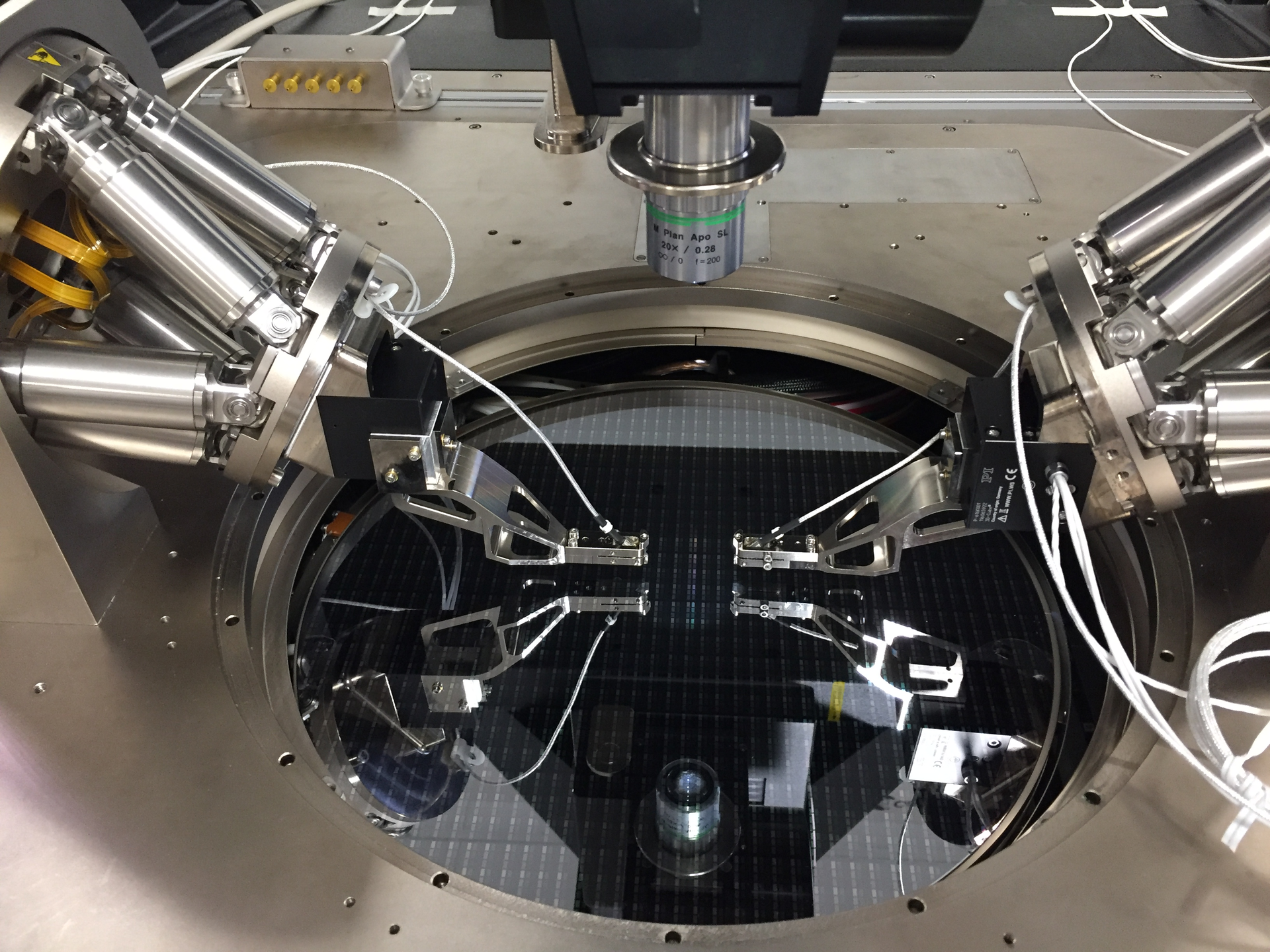 FIGURE 1. Example alignment system for high-throughput industrial automation, based on a gantry, gripper, and two hexapods.