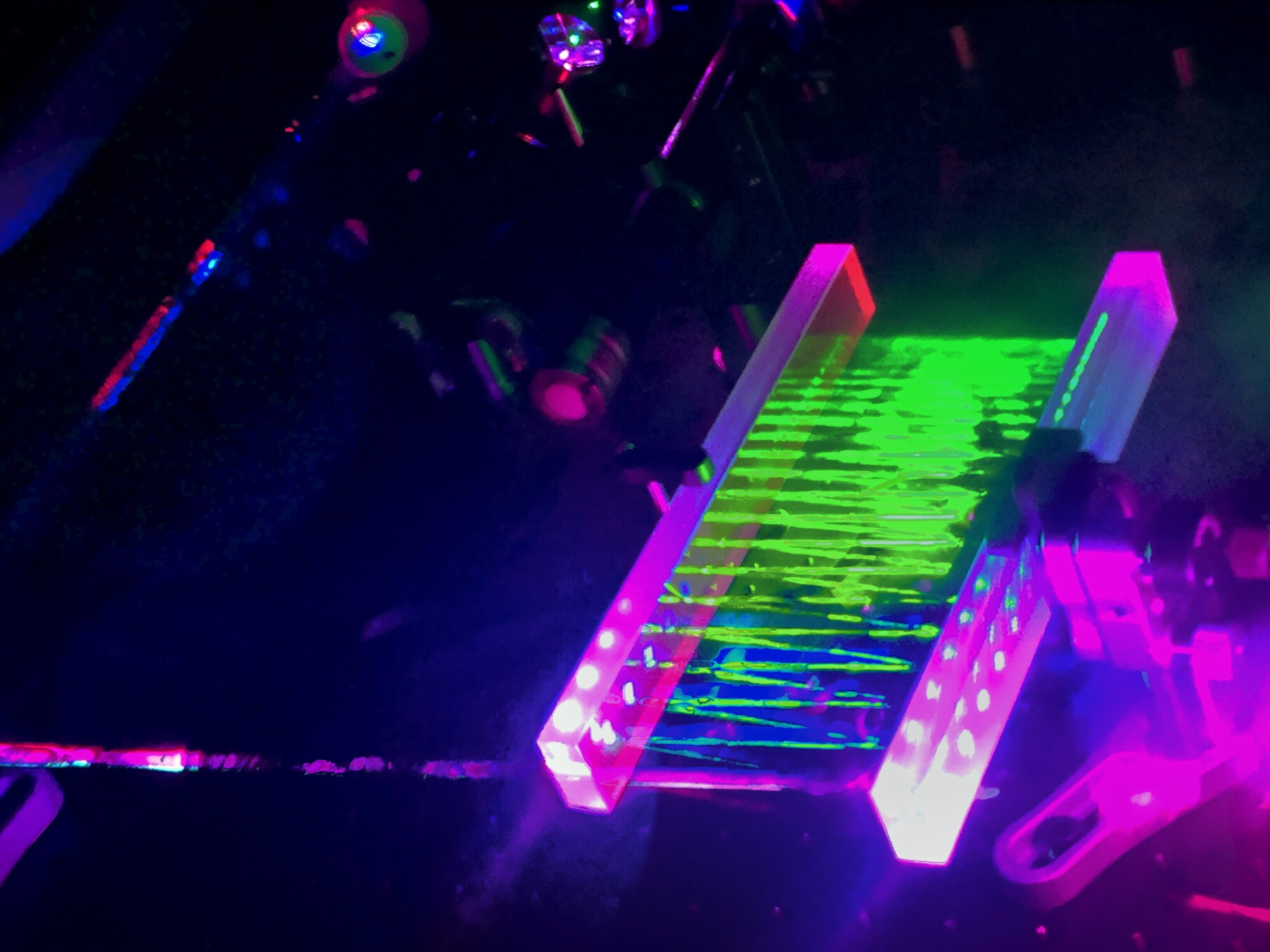 Coded light-sheet array microscopy (CLAM) creates a set of mutually incoherent virtual sources by reflecting a laser beam between two nearly parallel flat mirrors. The virtual sources create parallel light sheets that simultaneously illuminate the full volume of a biological sample.