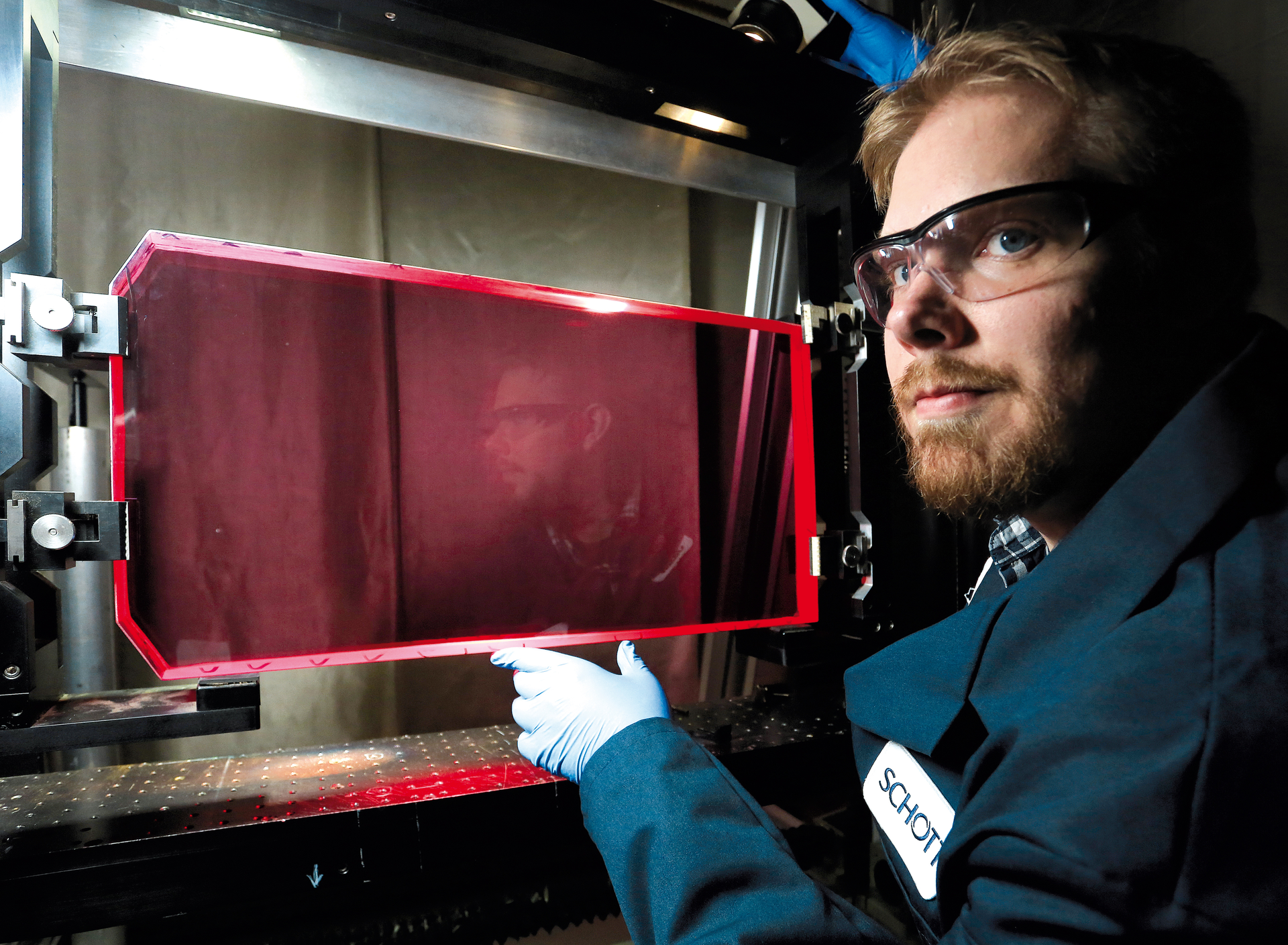 FIGURE 1. Interferometry tests are performed on an LG760 laser glass slab to inspect quality of the glass finish. SCHOTT produces this potassium-barium-aluminum-phosphate-based glass in Duryea, PA.