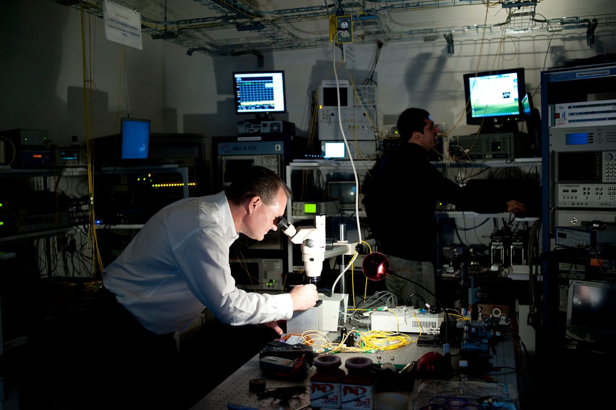 The Internet System Lab provides a research-scale emulation of key pieces of Internet infrastructure and serves as a testbed for novel photonic device technologies.