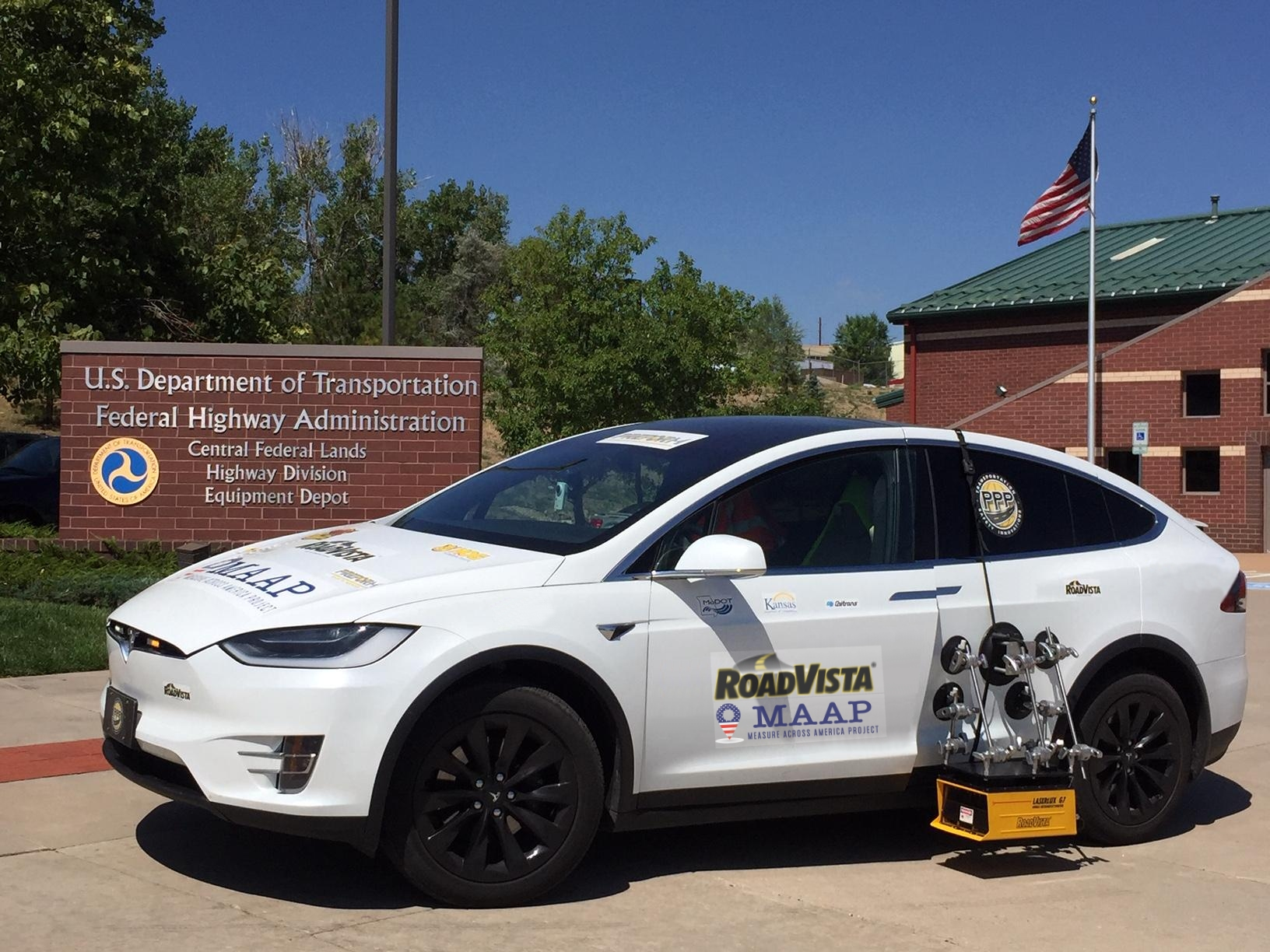 Laserlux G7 Vision Mobile Retroreflectometer from Gamma Scientific