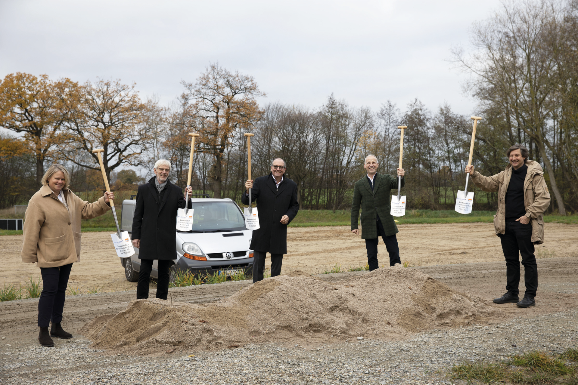 The facility expansion's groundbreaking ceremony with (L-R) Anne-Rose von B&uuml;nau, Project Management, LHI Real Estate Management GmbH; Michael Sarach, Mayor of the City of Ahrensburg; Norbert Basler, Chairman of the Supervisory Board of Basler AG; Dietmar Ley, Chief Executive Officer of Basler AG; and Thomas Schaaf, general planner, AP Generalplaner GmbH.