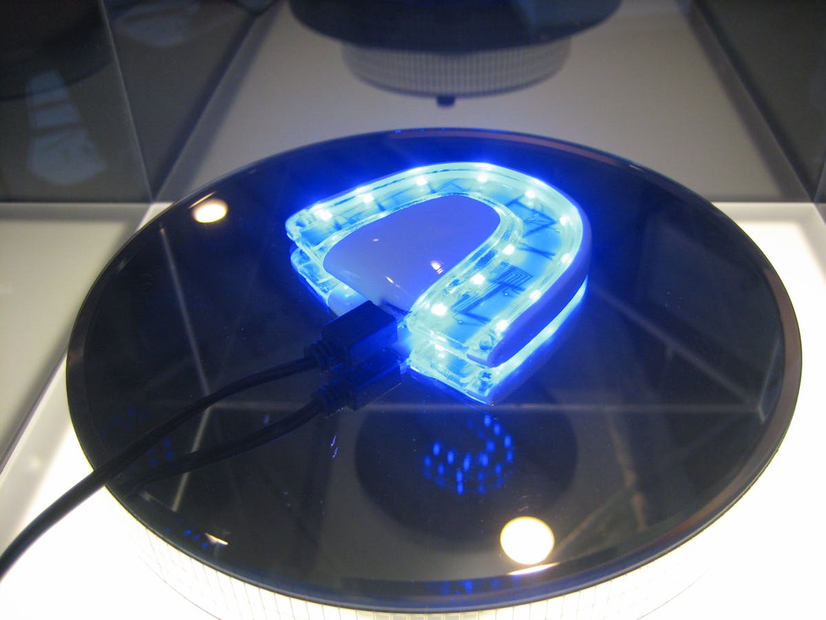 This Huge Hologram-Like 3D Display Is Made of Thousands of Tiny LED Lights