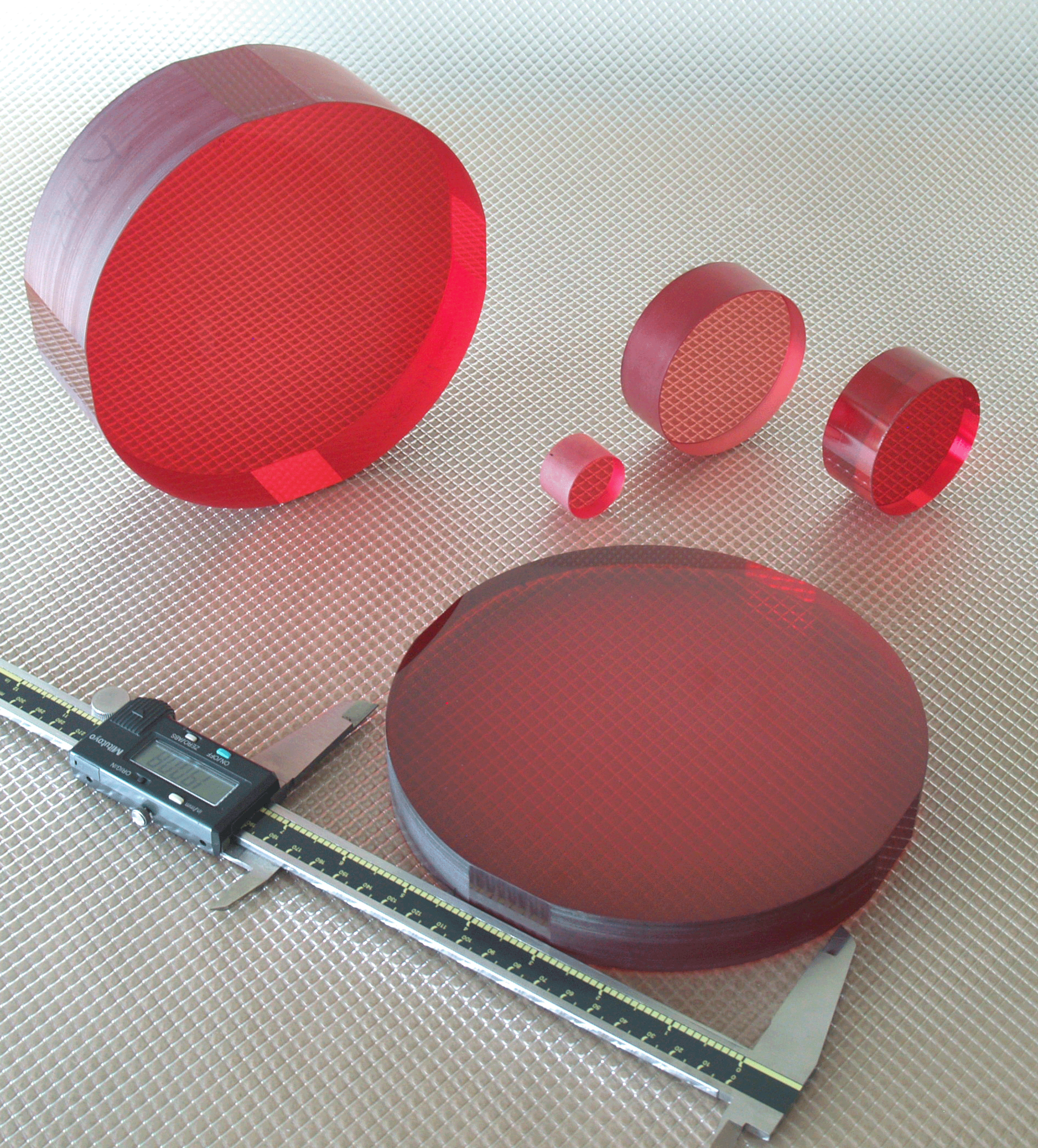FIGURE 1. High-quality 200 mm diameter Ti:sapphire crystals are now being fabricated.