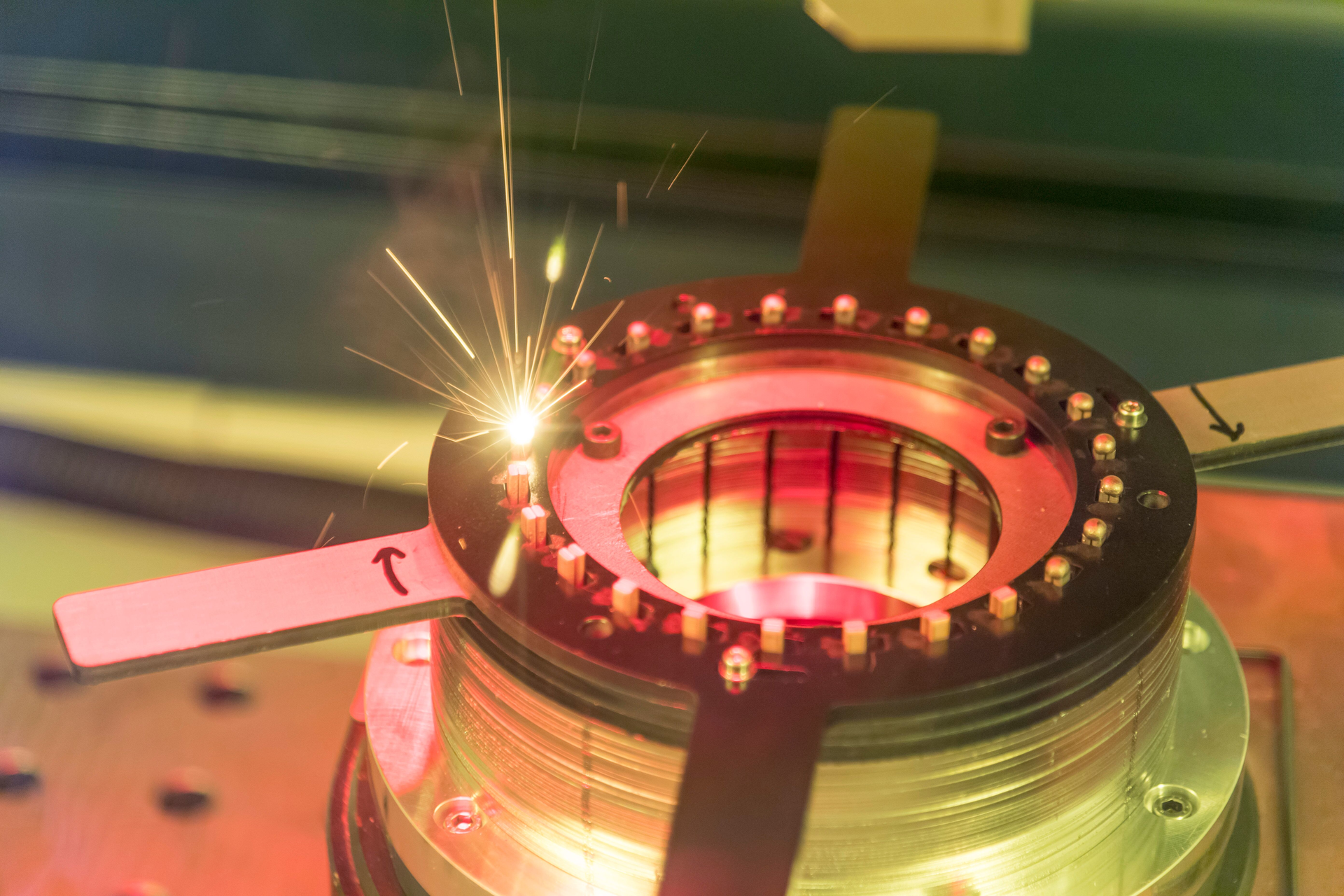 Laser welding of copper hairpins is a typical application in e-mobility.