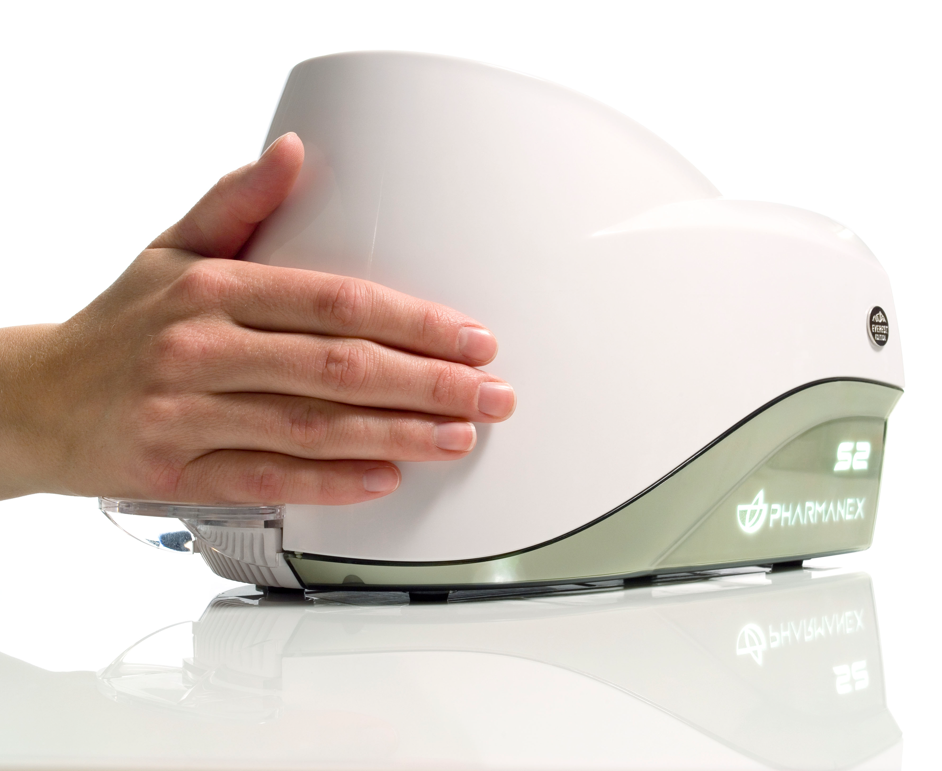 Nu Skin's Pharmanex BioPhotonic Scanner measures carotenoid&mdash;-a type of antioxidant&mdash;in a person's skin tissue, and does so in less than two minutes thanks to dual-wavelength excitation via LEDs.