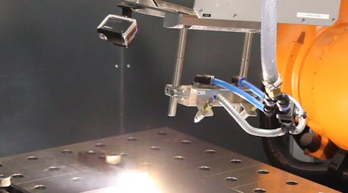 FIGURE 1. Demonstration of 3D on-the-fly welding with omnidirectional seam tracking.