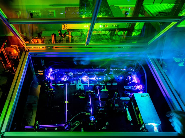 This shot shows the Fraunhofer researchers&rsquo; setup for their quantum holography with undetected light experiments.