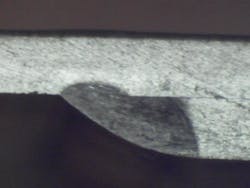 FIGURE 3. The 1000 µm fiber is especially useful for an edge lap weld requiring weld strength yet very little to no show on the backside. FIGURE 3. The 1000 µm fiber is especially useful for an edge lap weld requiring weld strength yet very little to no show on the backside.