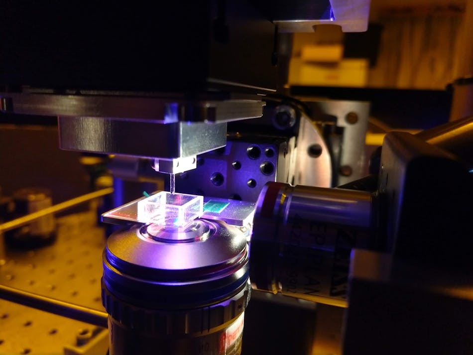 For light sheet 3D printing, red and blue lasers are used to print objects precisely and quickly at a micrometer scale.