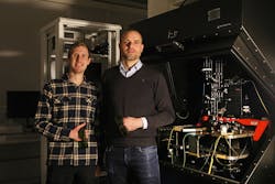 Marcus Albrechtsen (left) and S&oslash;ren Stobbe in the lab.