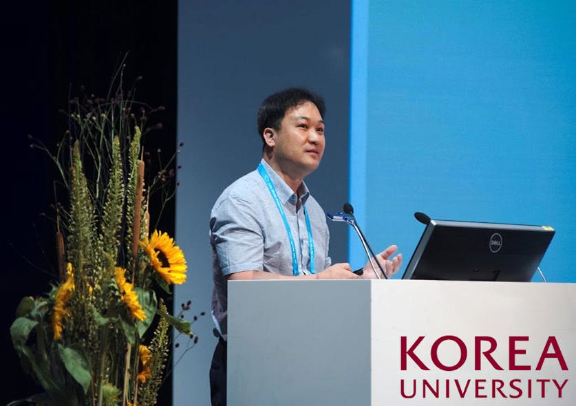 Myung-Ki Kim, an associate professor at Korea University&rsquo;s Light Engineering Laboratory.
