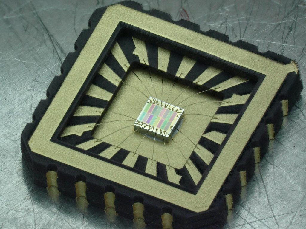 MantiSpectra's ChipSense spectral sensor on a chip.