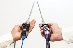 The newly developed multispectral imaging-AI device (left) makes it possible to visualize functional properties of tissue, compared to conventional devices (right), which only generate an RGB video image. The newly developed multispectral imaging-AI device (left) makes it possible to visualize functional properties of tissue, compared to conventional devices (right), which only generate an RGB video image.