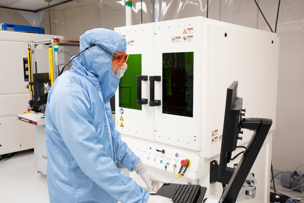 FIGURE 1. Cleanroom for automation manufacture of the NUBURU second-generation laser.