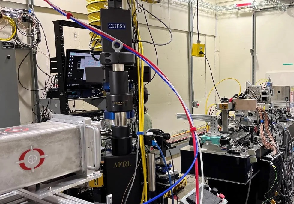 Image of Sydor Mixed-Mode Pixel Array Detector (MM-PAD) in use at the Cornell High Energy Synchrotron Source (CHESS)