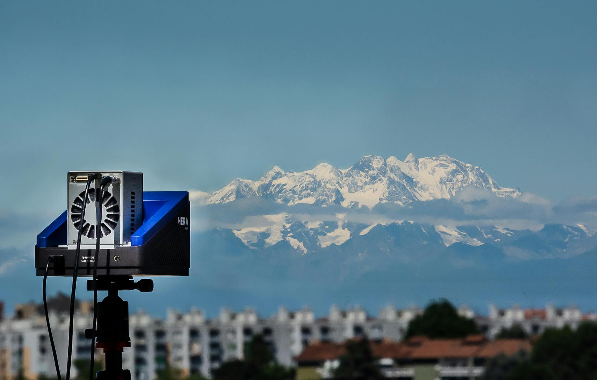 FIGURE 2. The NIREOS HERA eSWIR (1100-2200 nm) hyperspectral camera.