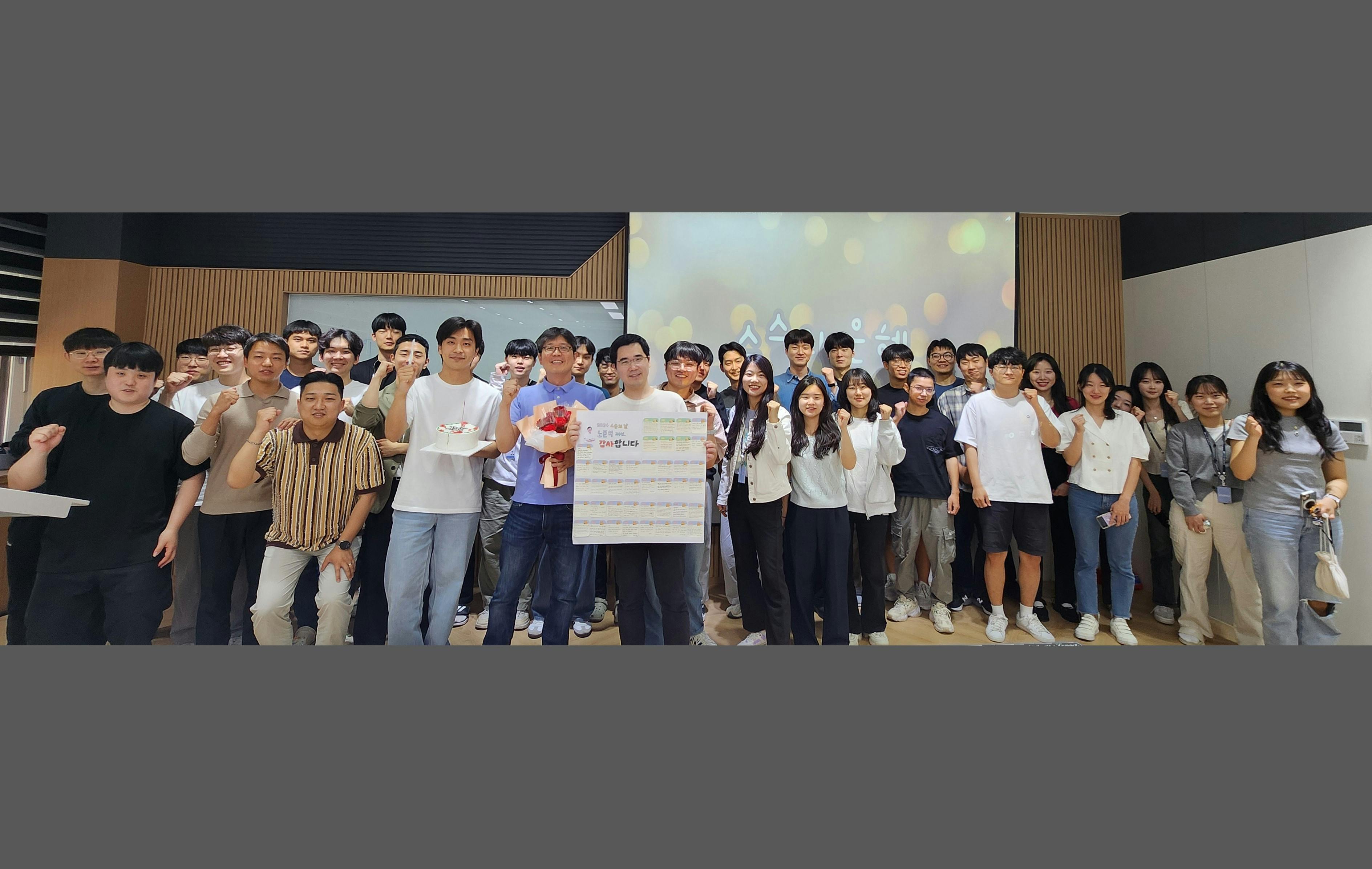 Junsuk Rho&rsquo;s team in the lab.