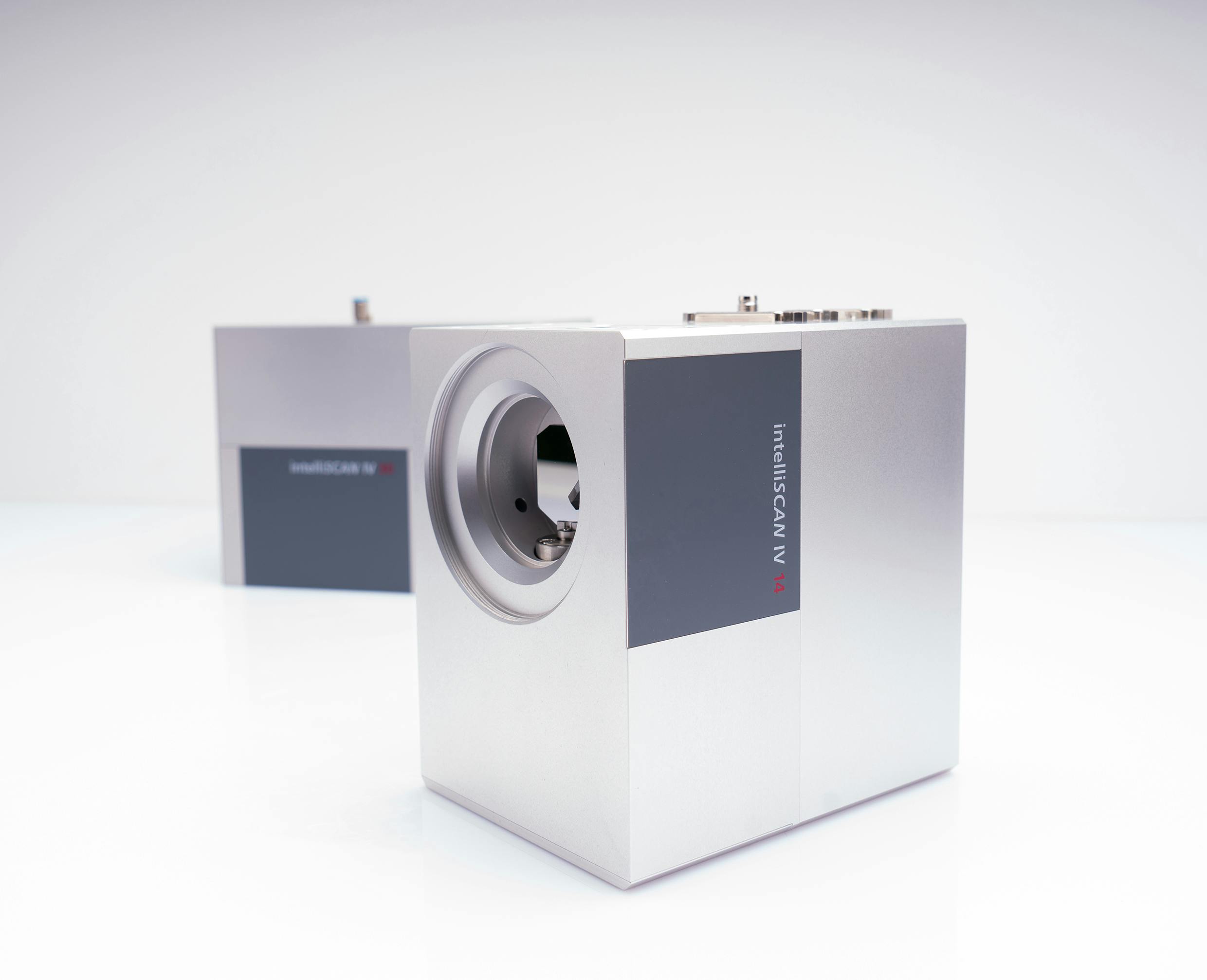 FIGURE 2. The intelliSCAN IV scan system is designed for precise laser cutting applications.