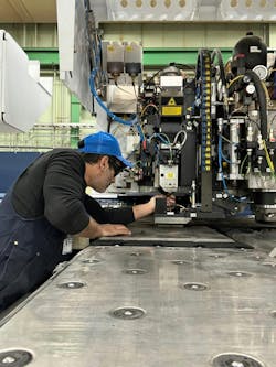 Proper maintenance of a laser cutting unit is essential for performance and longevity. Proper maintenance of a laser cutting unit is essential for performance and longevity.