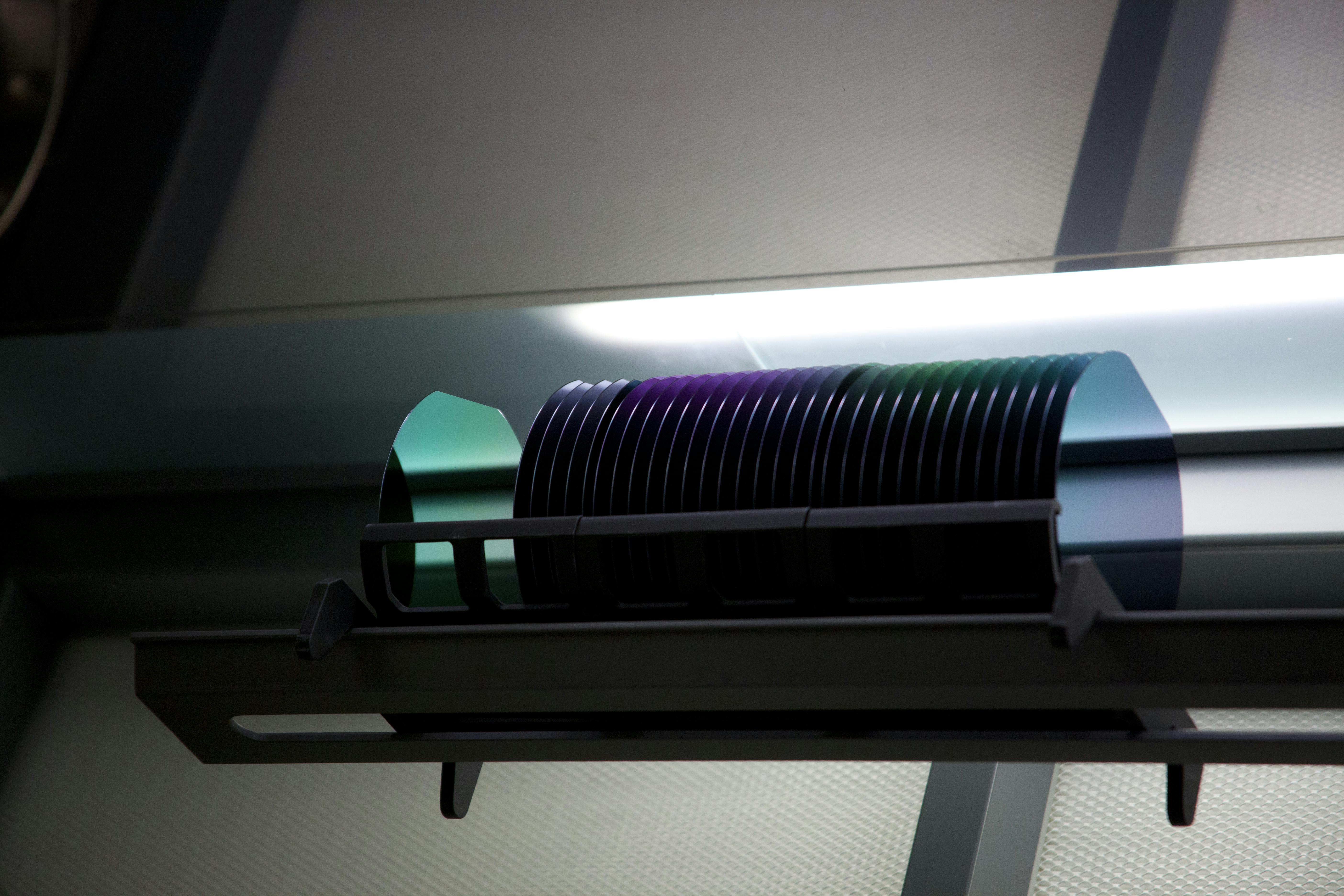 Processing of lithium niobate wafers.